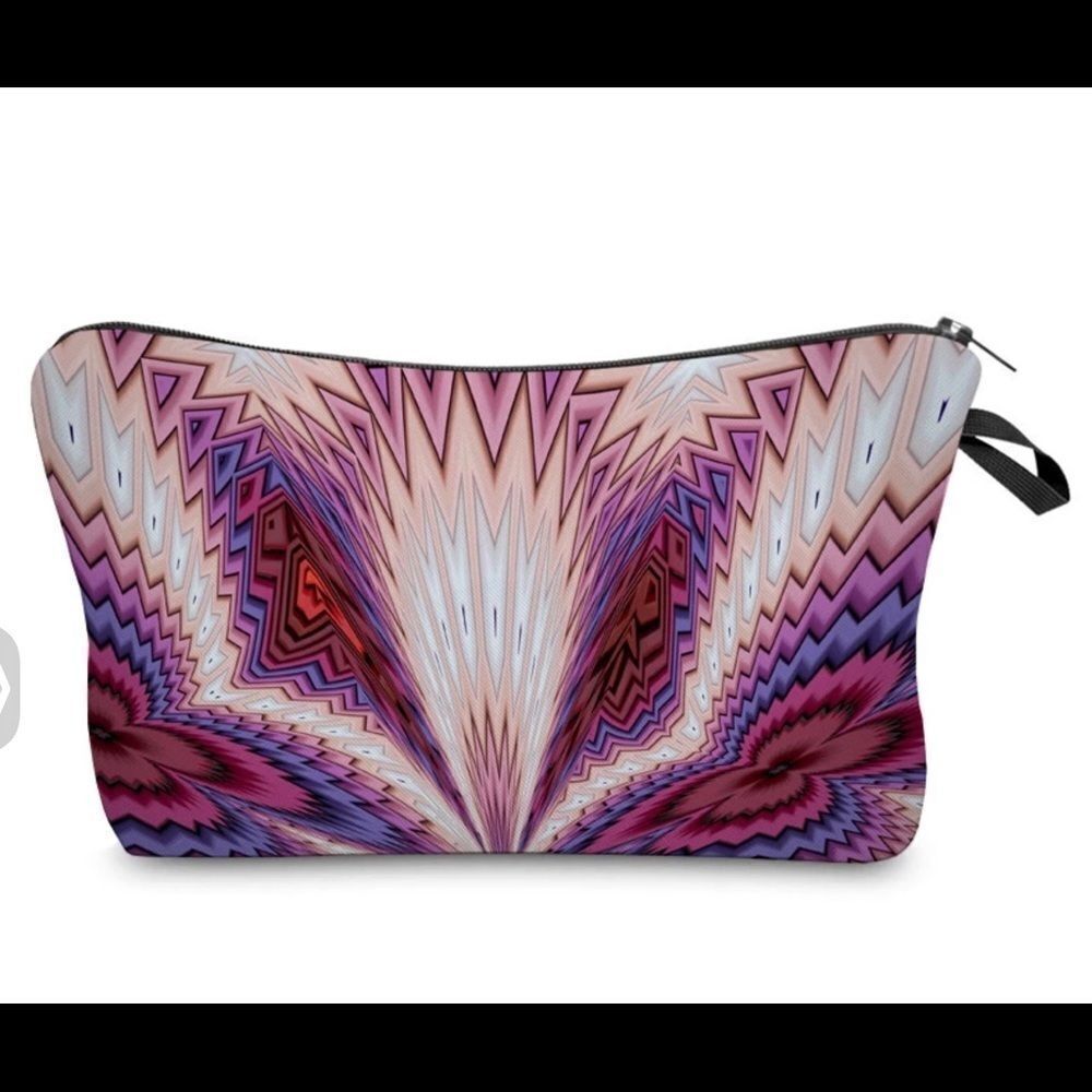 GRAFFITI COSMETIC BAG‎
